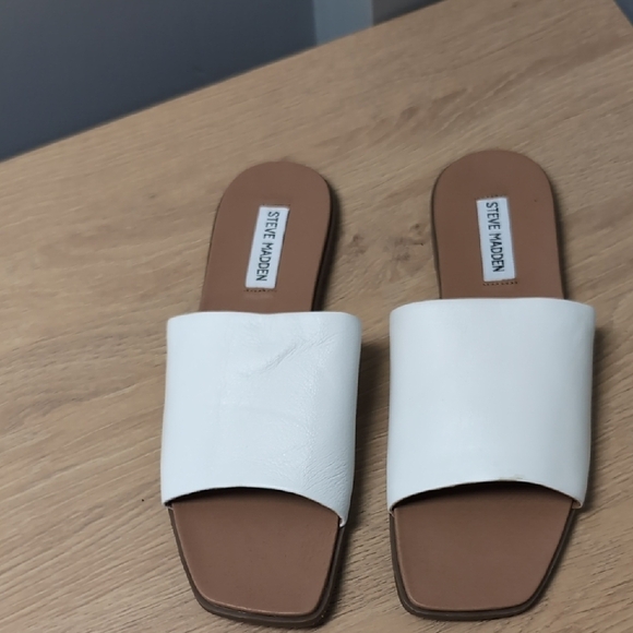 New Without Box Steve Madden Kaarmaa White Leather Sandals Size 10 - Picture 2 of 4